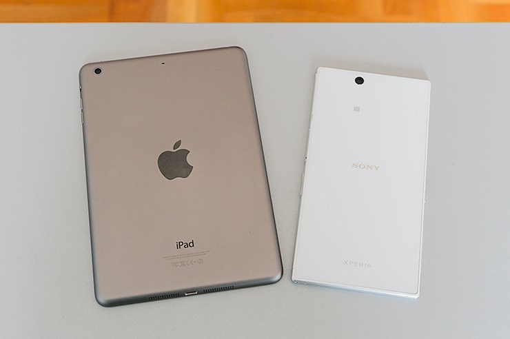 Apple_iPad_mini_Retina_i_Sony_Xperia_Z_Ultra.jpg